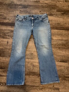 Silver Jeans Medium Wash Flare Jeans